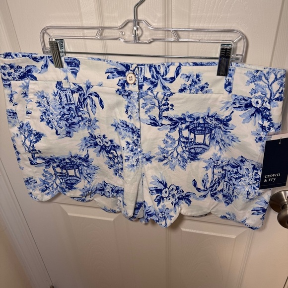NWT Blue and White Shelby Crown and Ivy Shorts - Picture 5 of 12